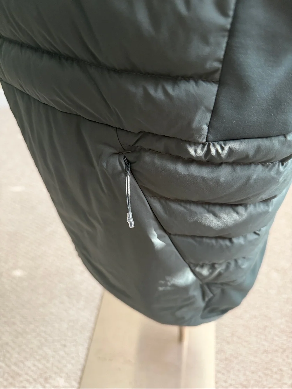 Lululemon insulated loft vest, green, Large, EUC